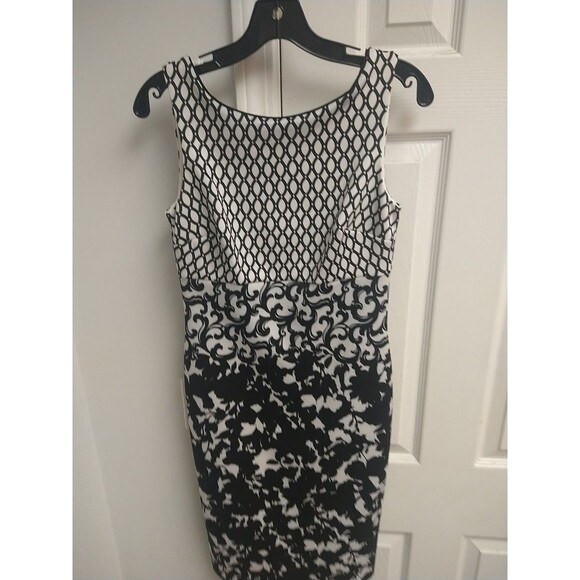 White House Black Market Classic Geometric  Knee Length Size 4 Boho Feminine - Picture 3 of 12